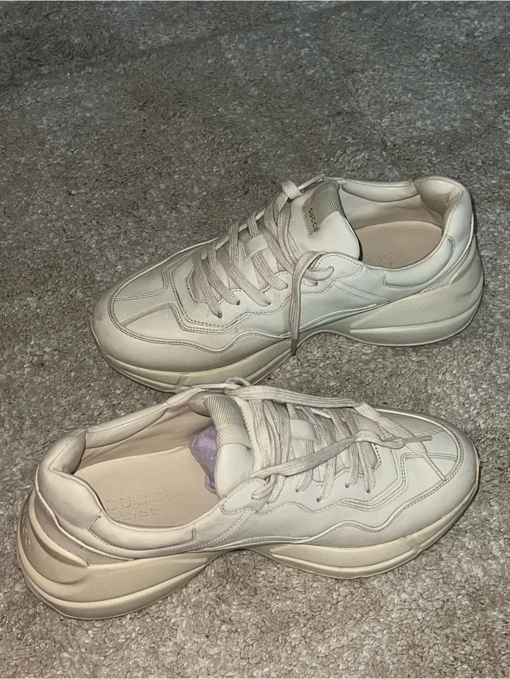 Gucci Cream White Leather Logo Low-Top Sneakers with Yellow & Red Accent
